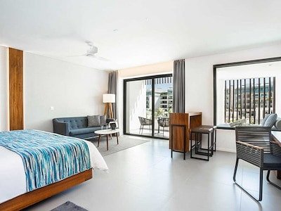 Elegance Club Junior Suite with Outdoor Jacuzzi 18+