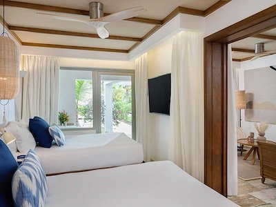 Zel Swim Up Suite