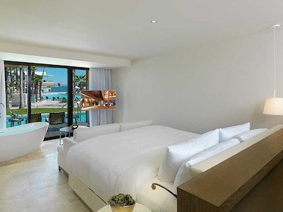 The Reserve Suite Swim Up