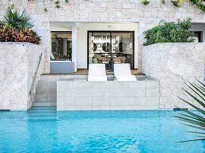 Majestic Jr. Suite (Swim Up) - Family Section