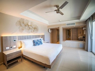 Luxury Presidential Jacuzzi Two Bedroom Suite Diamond Club