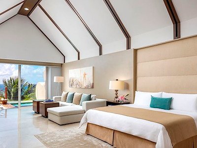 Ambassador Pool Suite Oceanfront Connecting