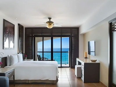 Club Ocean Front One Bedroom Master Suite