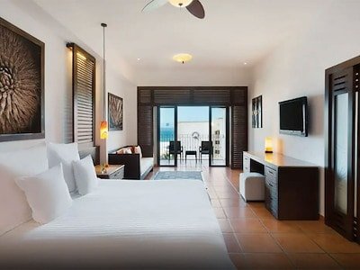 Club Ocean View One Bedroom Master Suite
