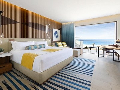 Deluxe Partial Ocean View King