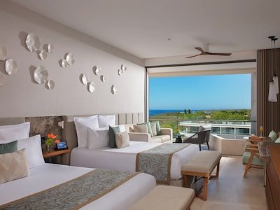 Preferred Club Junior Suite Partial Ocean View Double