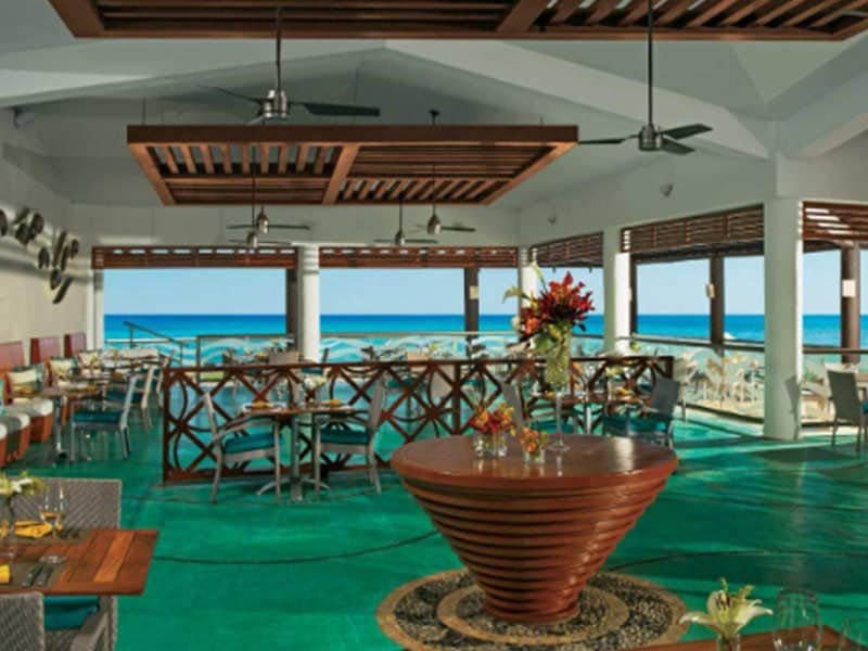 Castaways Restaurant ($)
