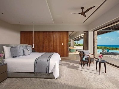 Preferred Club Presidential Suite Ocean Front