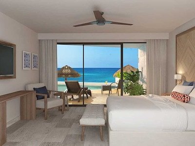 Preferred Club Indigo Junior Suite Swim Out Ocean Front King