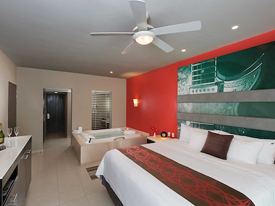 Deluxe Room Partial Ocean View King