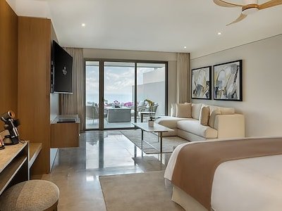 Elite King Suite