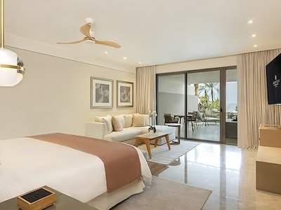 Pool King Suite