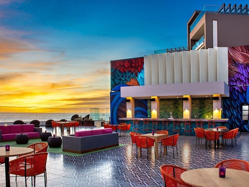 Los Gallos Terrace
