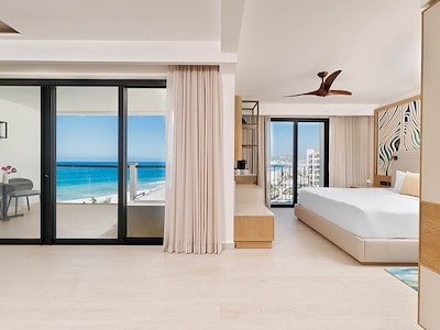 Club Deluxe Ocean Front Studio Suite