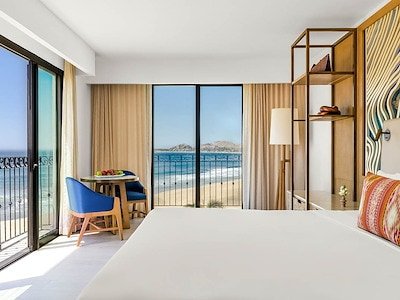Deluxe Ocean Front Master King