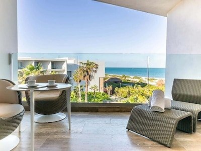 Junior Suite Beachside