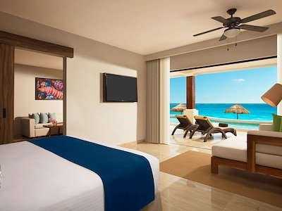 Preferred Club Master Suite Beach Front Swim Out