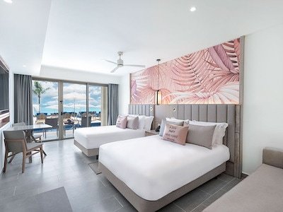 Luxury Junior Suite Beach Front Swim Out 2 Queens Diamond Club