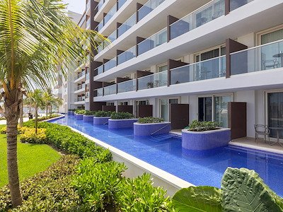 Luxury Junior Suite Swim Out