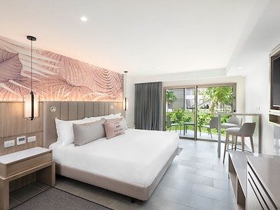 Luxury Garden View Room