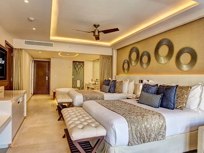 Luxury Suite With Terrace Jacuzzi