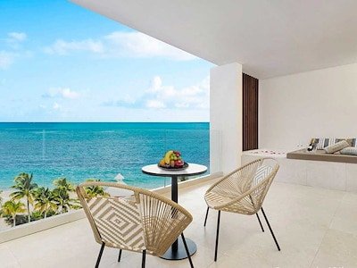 Mirage Club Ocean Front Suite (Outdoor Jacuzzi)