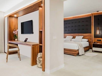 Family Club Swim-Up Suite (Outdoor Jacuzzi)