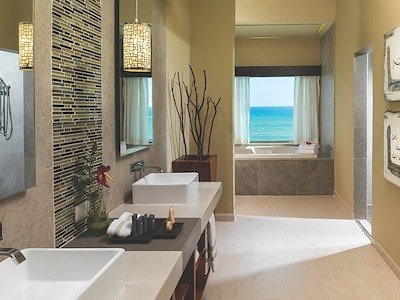 Ocean Front Three Bedroom Pool Swim Up Suite