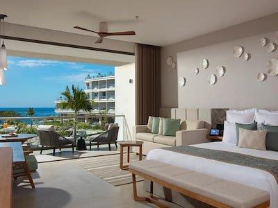 Junior Suite Ocean Front Double