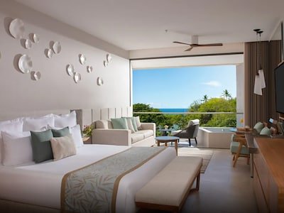 Preferred Club Family Suite Panoramic View