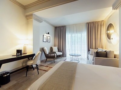 Super Saver Junior Suite