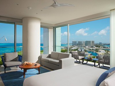 Preferred Club Corner Suite Ocean View King