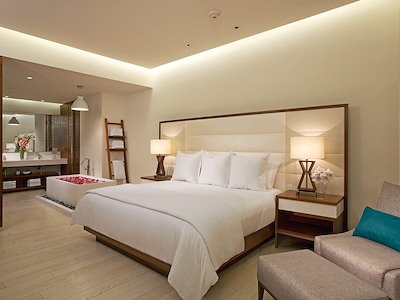 Preferred Club Governor Suite