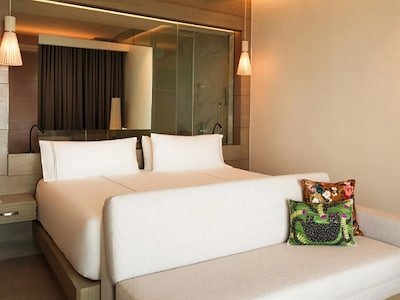 SLS Elite Specialty Suite