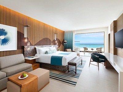 Rock Suite Ocean Front (One Bedroom) with Personal Assistant