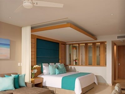 Preferred Club Junior Suite Ocean View King