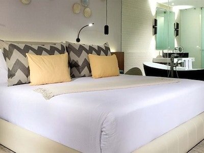 Connecting Suite