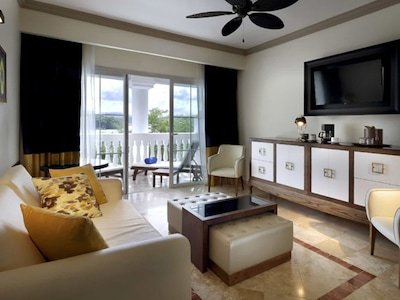 Signature Level Suite