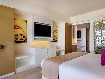 Star Class Entourage Suite