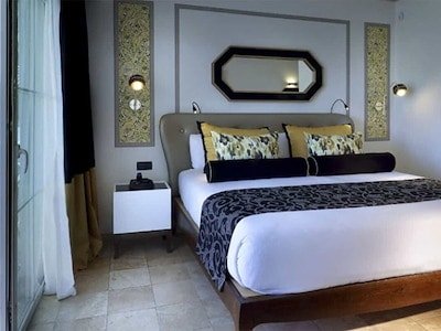 Beachside Ocean View Suite