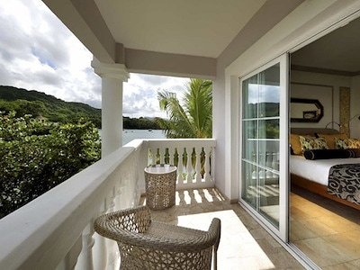 Suite Beachside Panoramic Ocean View
