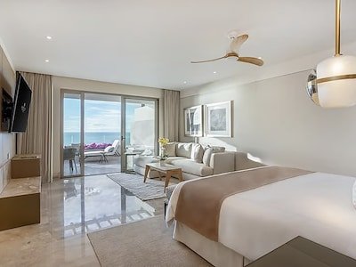 Sunrise King Suite