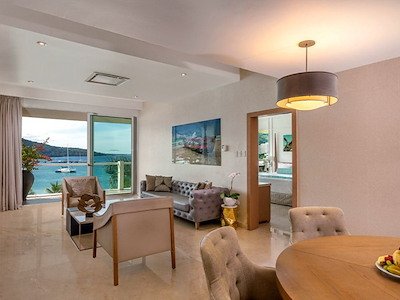 Superior Governor Suite