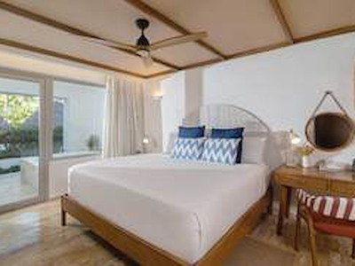 Casa Zel Swim Up Suite