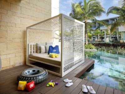 Family Selection Junior Suite Swim up Beachside