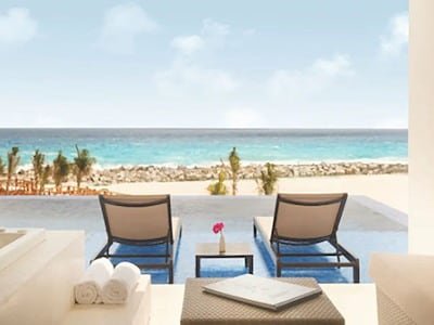 Turquoize Sky Swim Up Ocean Front Master King